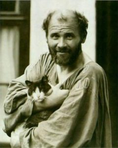 Portrait de Gustav Klimt tenant un chat