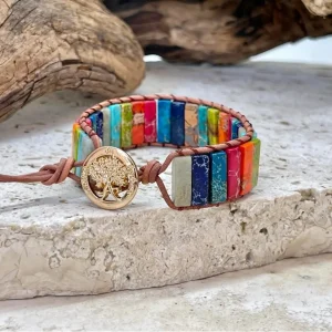 Bracelet arbre de vie 7 chakras vendu par Nature et Découvertes, style manchette avec cordon cuir